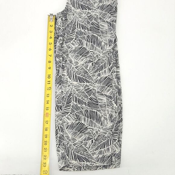 Old Navy Cami Jumpsuit Size XS Womens Black White Palm Print Sleveless Wide Leg - Picture 10 of 11